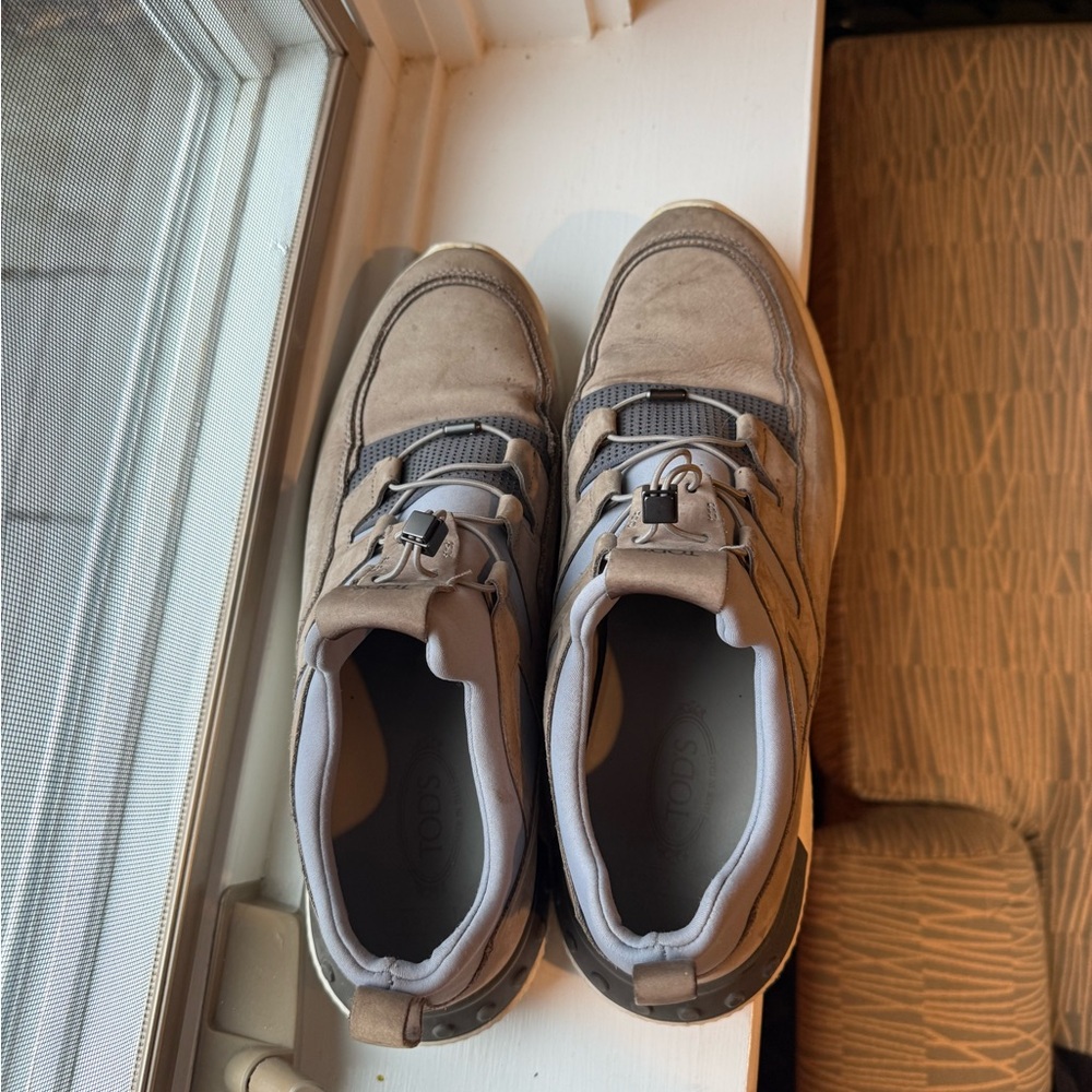 TODS Men's Gray 9.5 Sneakers (Worn)